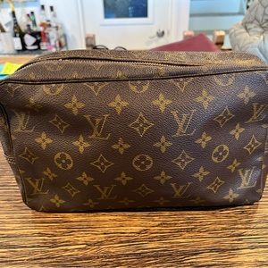 💯 authentic vintage LV cosmetics bag